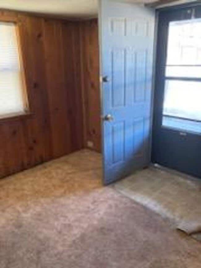 Building Photo - $900 - 2 Bedroom 1 Bath Duplex - Close to South Dakota School of Mines!