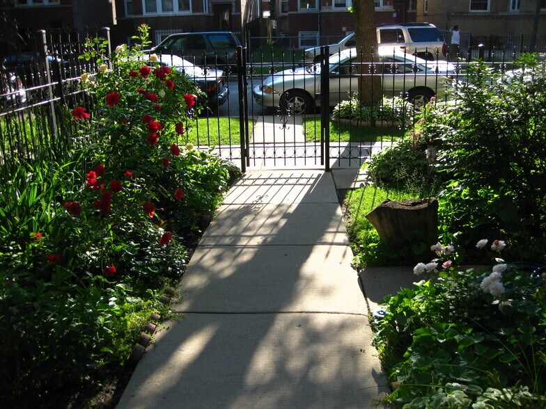 Primary Photo - 4700 Lawndale Ave