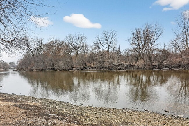 Building Photo - 14816 S Penn Rd