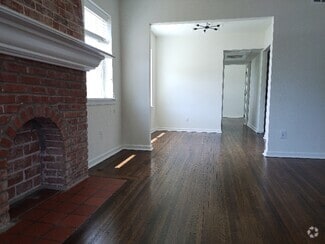 Building Photo - 1312 S Quaker Ave