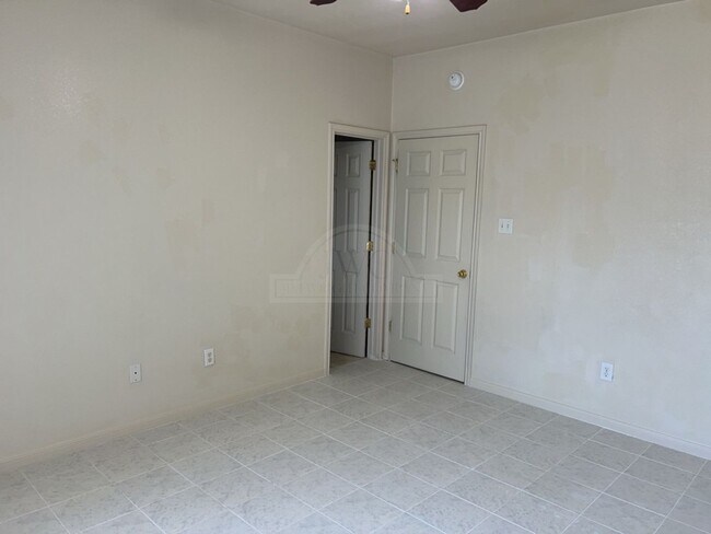 Building Photo - 1204 Nicholas Cir