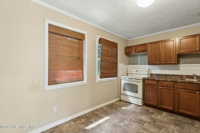 Building Photo - 1254 De Paul Dr