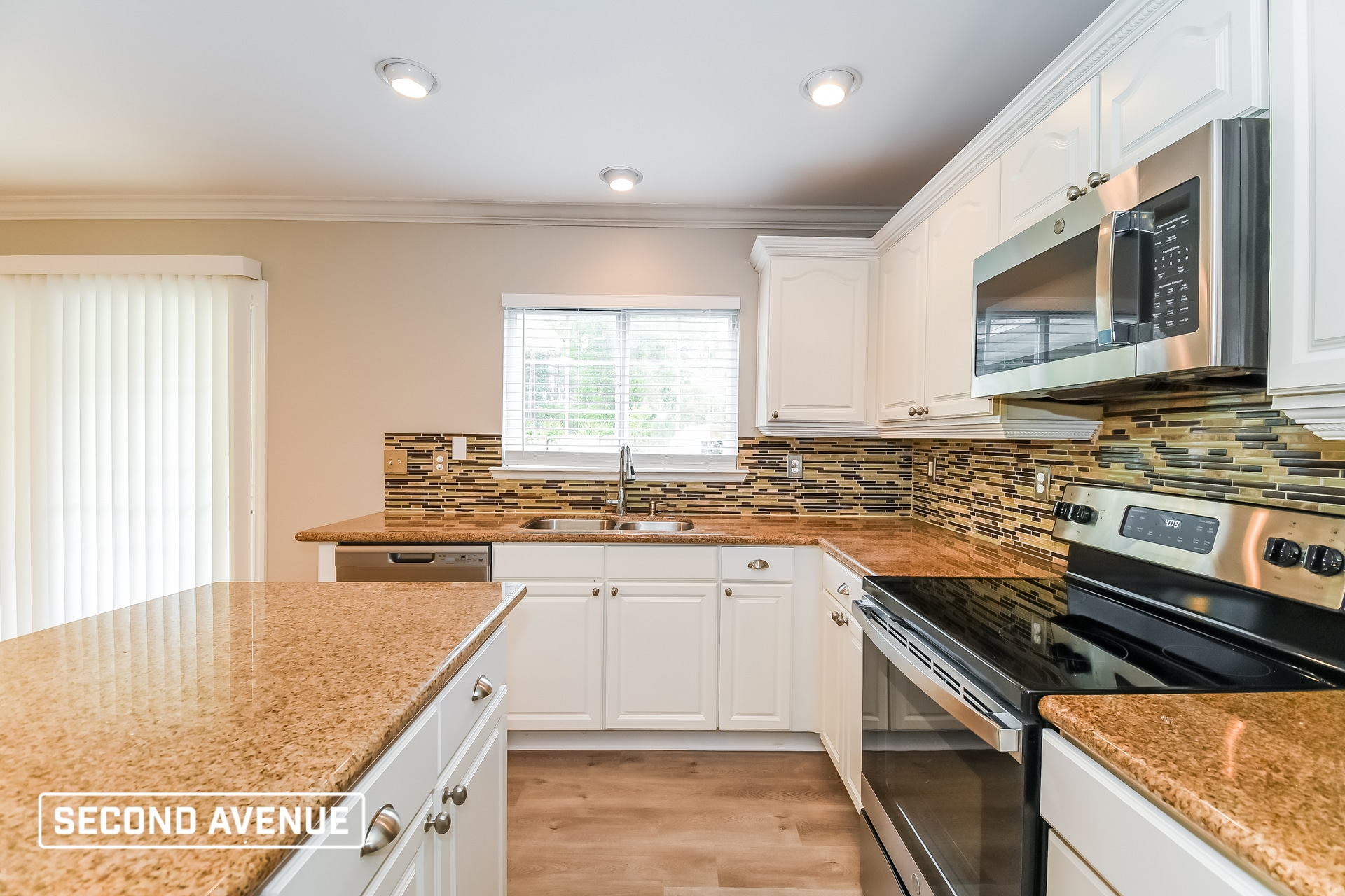 Building Photo - 9041 Redtail Dr