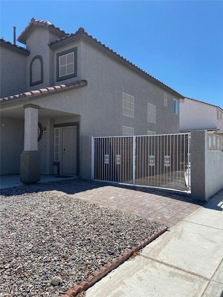 Building Photo - 3335 Commendation Dr