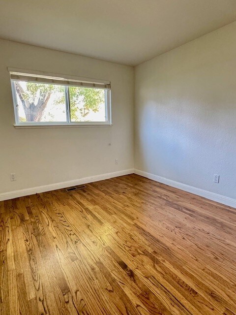 Building Photo - 730 San Andreas Ct