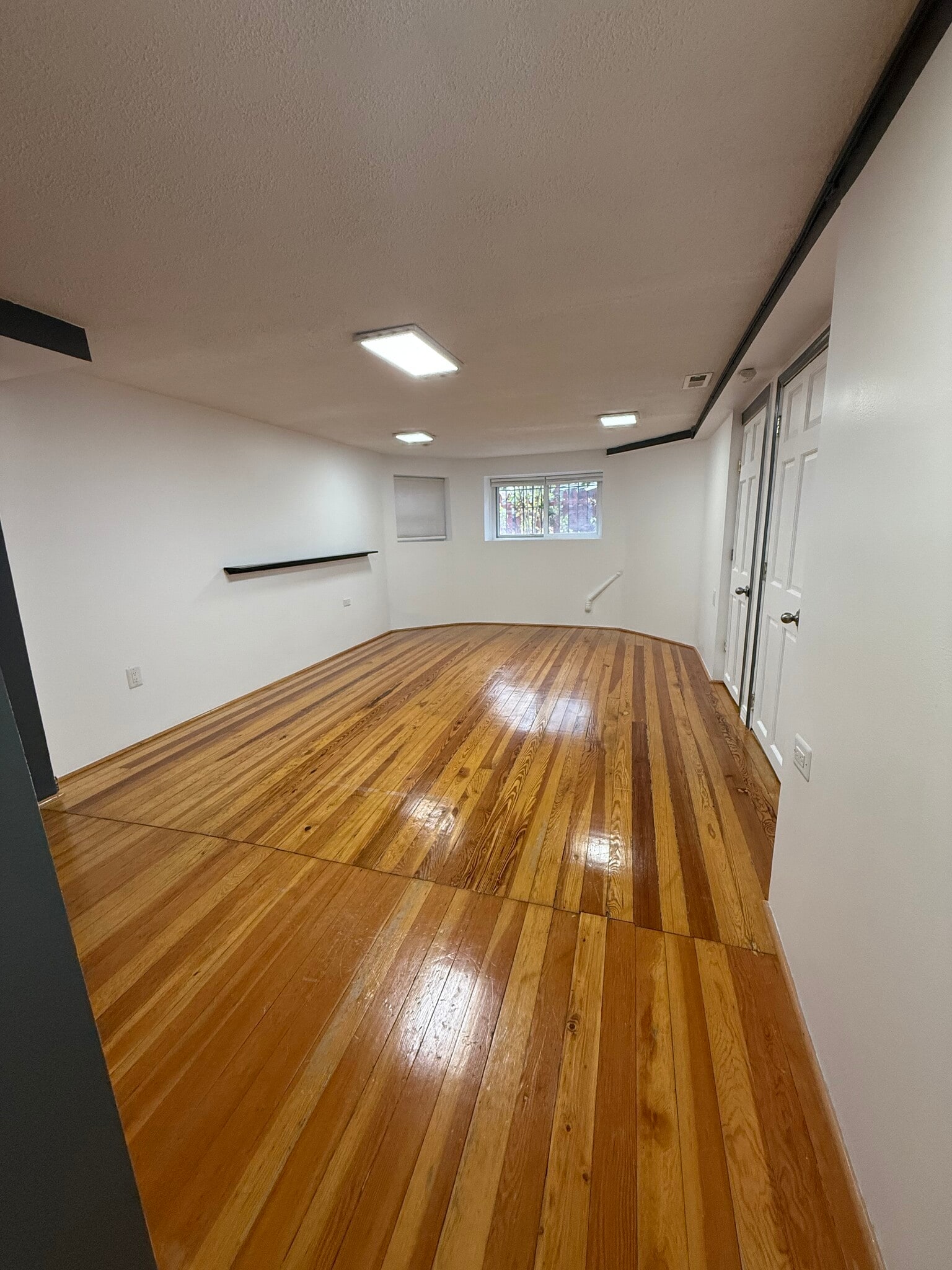 Building Photo - 3318 W Pierce Ave