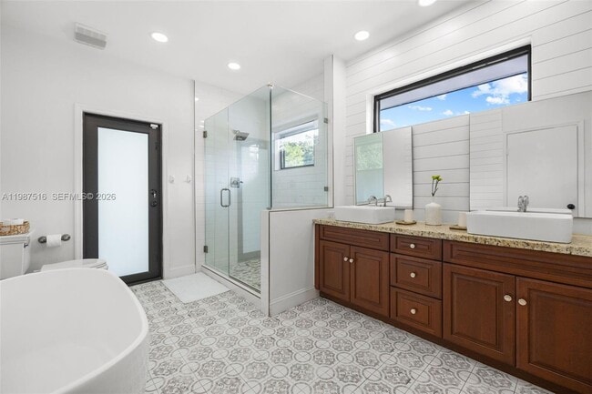 Building Photo - 14615 SW 77th Ct