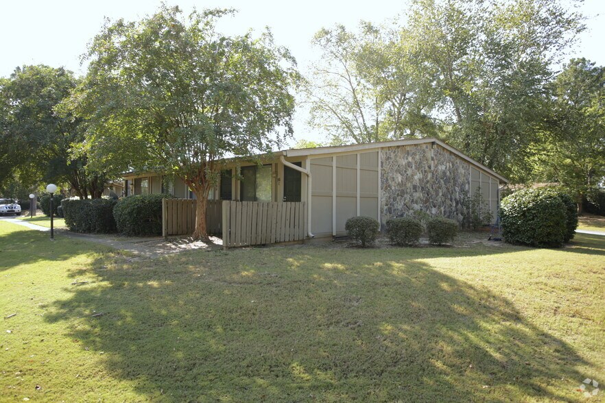 Woodcrest Apartments 101 Woodcrest Cir Warner Robins GA 31093 Apartment Finder