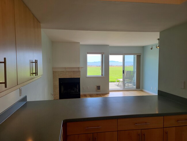 Building Photo - 1728 Edwards Dr