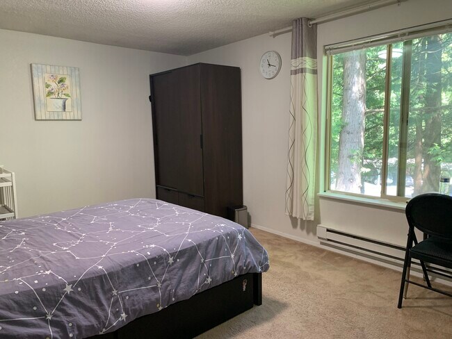 main bedroom - 8112 145th Ct NE