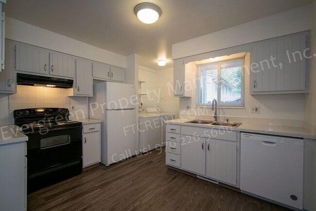 Building Photo - 4008-4010 Cork Drive