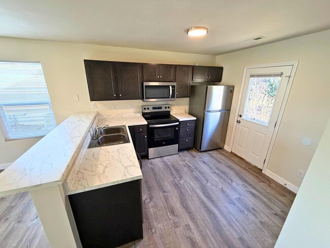 Building Photo - 1709 Hanover Blvd