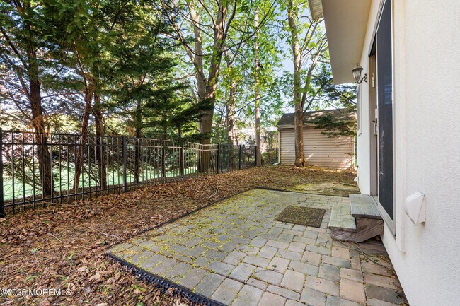 Building Photo - 230 Norwood Ave N