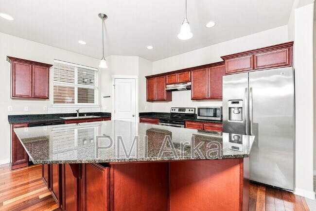 Building Photo - 633 Ilwaco Pl NE