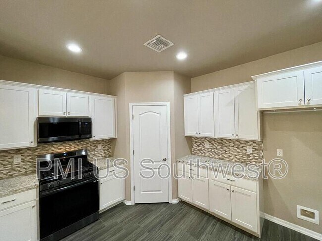 Building Photo - 2259 E Robby