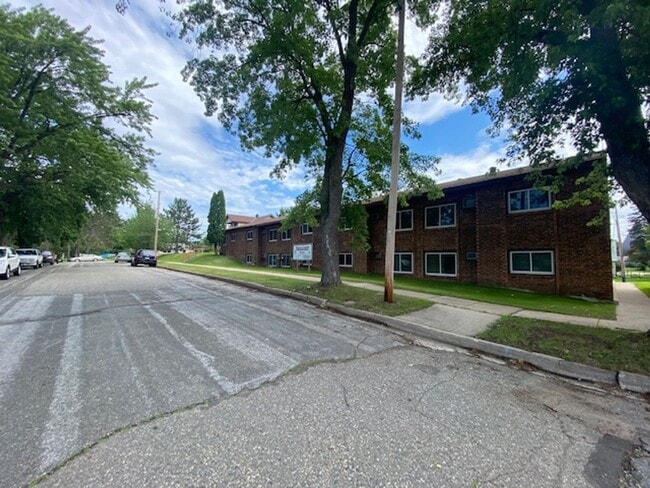 Building Photo - 109 3rd Ave
