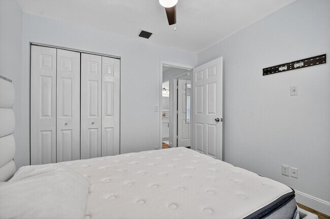 Building Photo - 1891 Oak Berry Cir