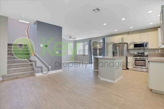 Building Photo - 461 Anjou Cir