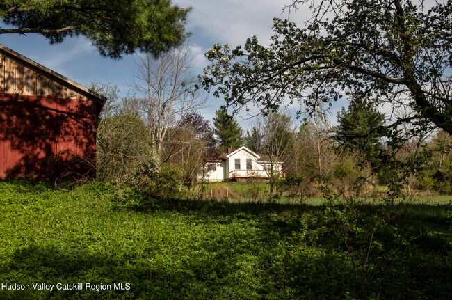 Building Photo - 61 Schoolhouse Rd