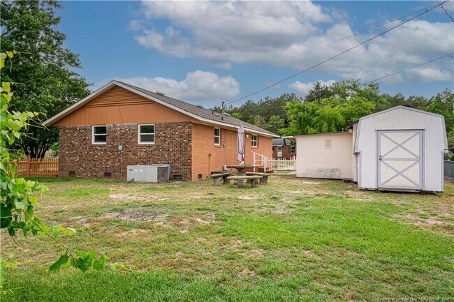 Building Photo - 2701 Daly Ave