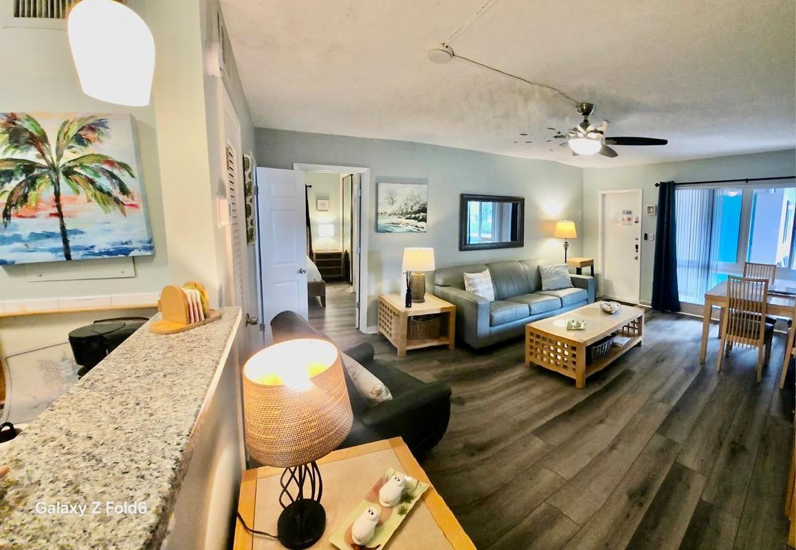 Building Photo - 3225 NE 16th St