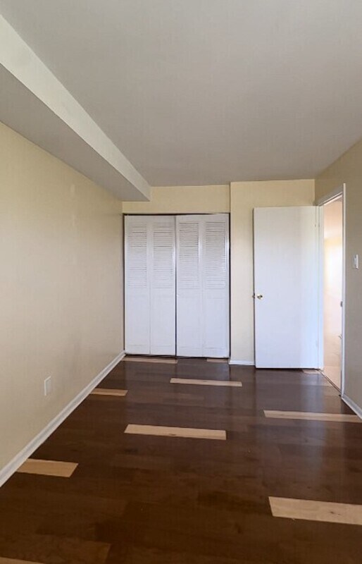 Building Photo - 2721 S 76th St