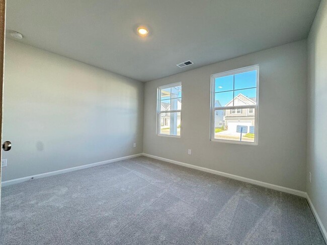 Building Photo - 4 Bedroom 3.5 Bath for Rent
