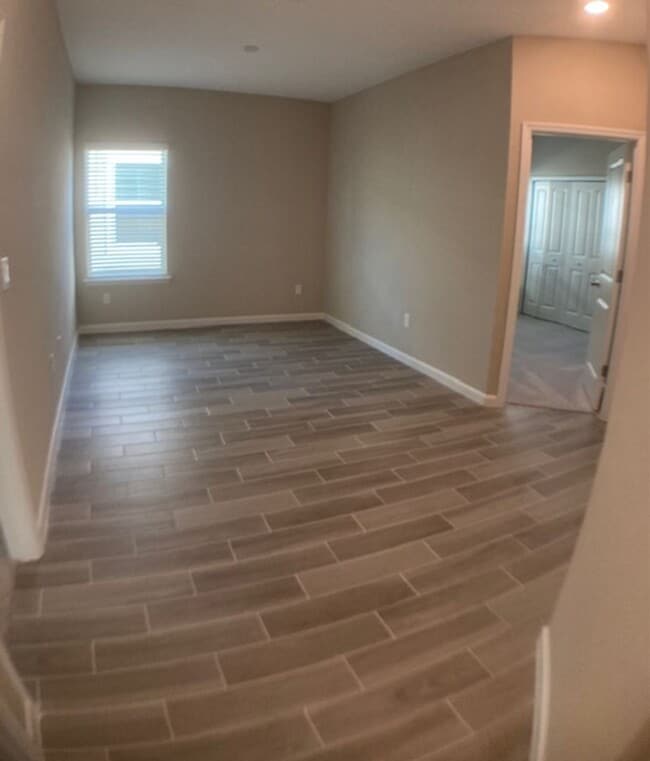 Building Photo - ***TWO WEEKS FREE*** Comfortable 3 Bedroom Home With Great Outdoor Space