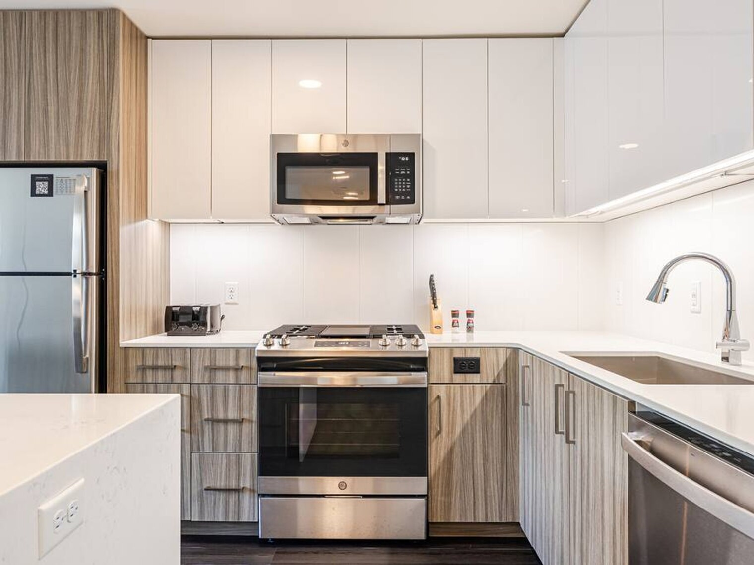 Building Photo - 1550 NW Naito Pkwy