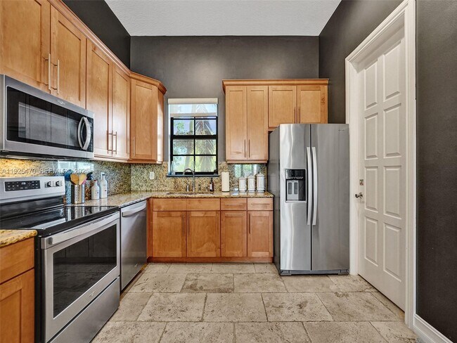 Building Photo - 2356 Wilton Dr