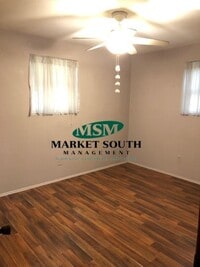 Building Photo - Convenient Southside Location