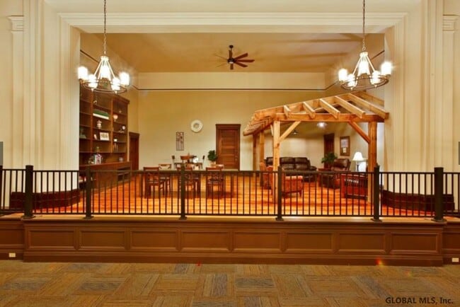 Building Photo - 34 William St