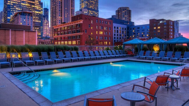 Building Photo - 545 N Dearborn St