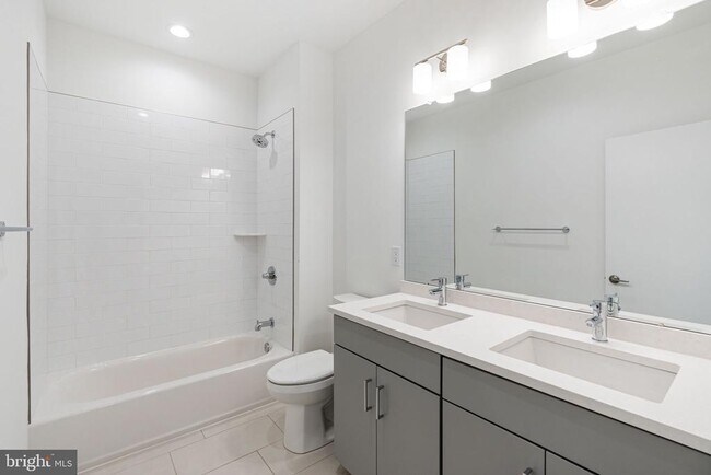 Building Photo - 3126 Pierview Ln