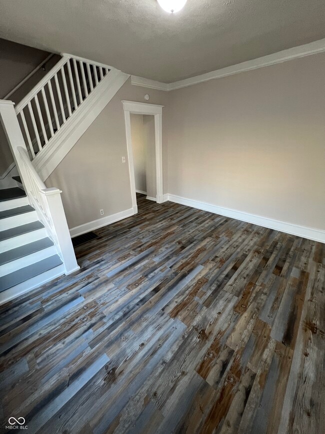 Building Photo - 3249 N Kenwood Ave