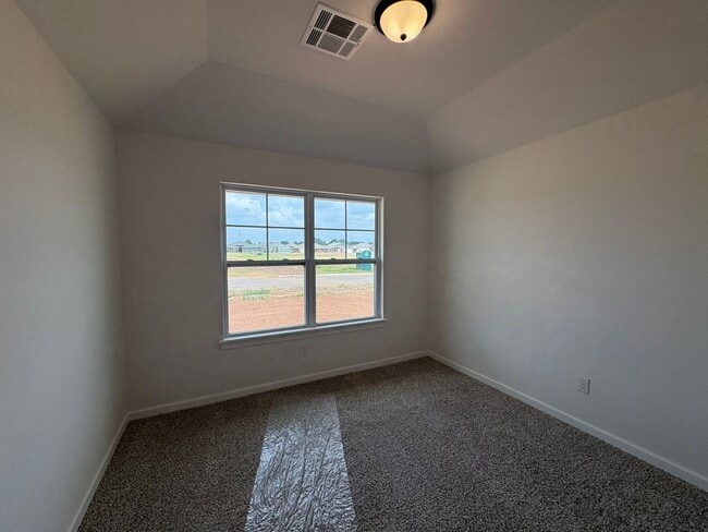 Building Photo - 1st Month Free - New Home!