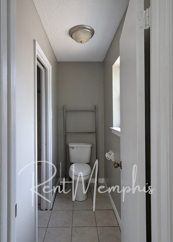 Building Photo - 5664 Hinton Pl