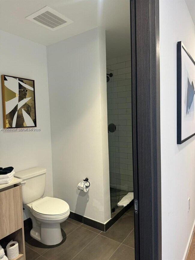 Building Photo - 398 NE 5th St