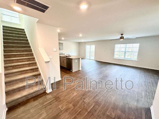 Building Photo - 412 Delahays Rd