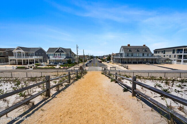 Building Photo - 21 Brown Ave