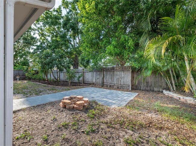 Building Photo - 4721 W Iowa Ave