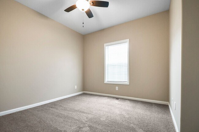 Building Photo - Pet Friendly Four Bedroom!