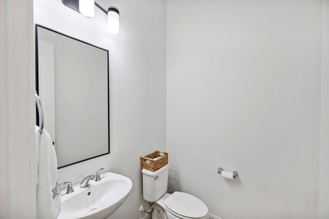 Building Photo - 20726 Via Giulia Ct
