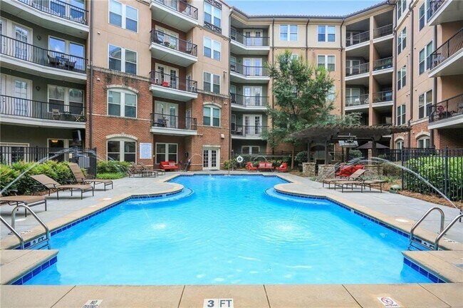 Building Photo - 901 Abernathy Rd NE