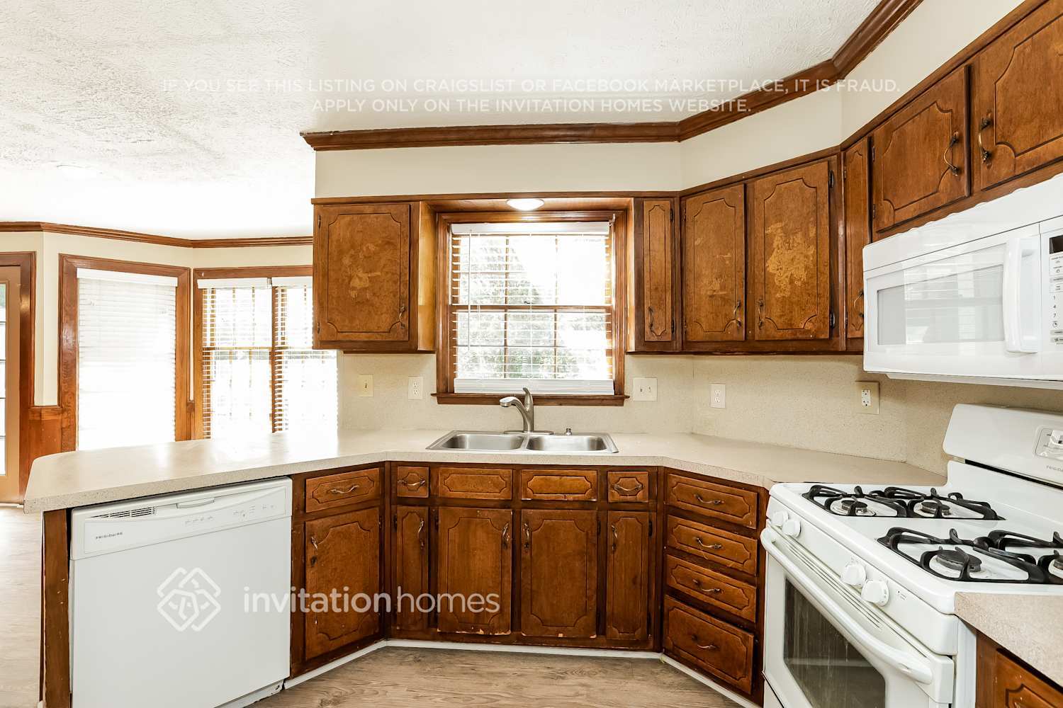 Building Photo - 5018 Stoney Point Cir