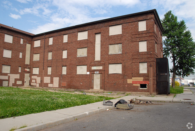 Building Photo - Seth Boyden Court