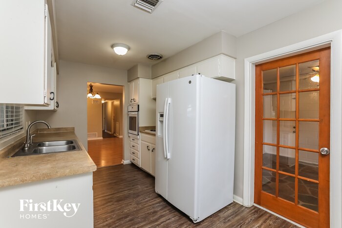 Building Photo - 1381 Viburnum Ln