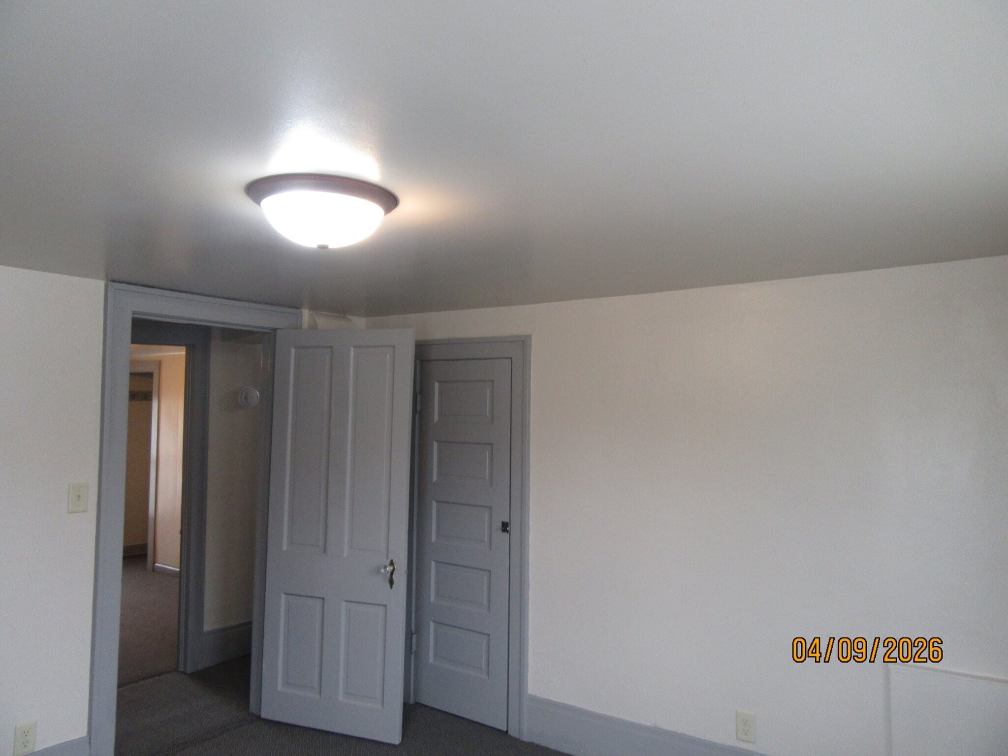 Building Photo - 335 6th Ave