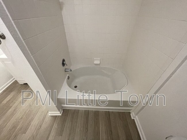 Building Photo - 5714 N Gibralter Way