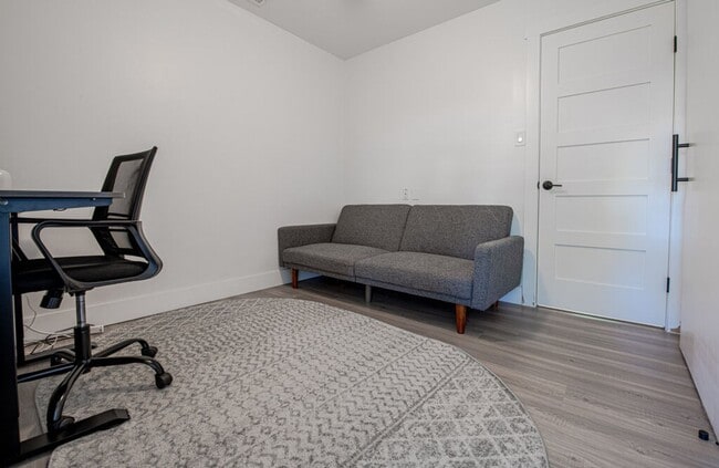 Building Photo - Charming 3/1 South Congress Retreat!